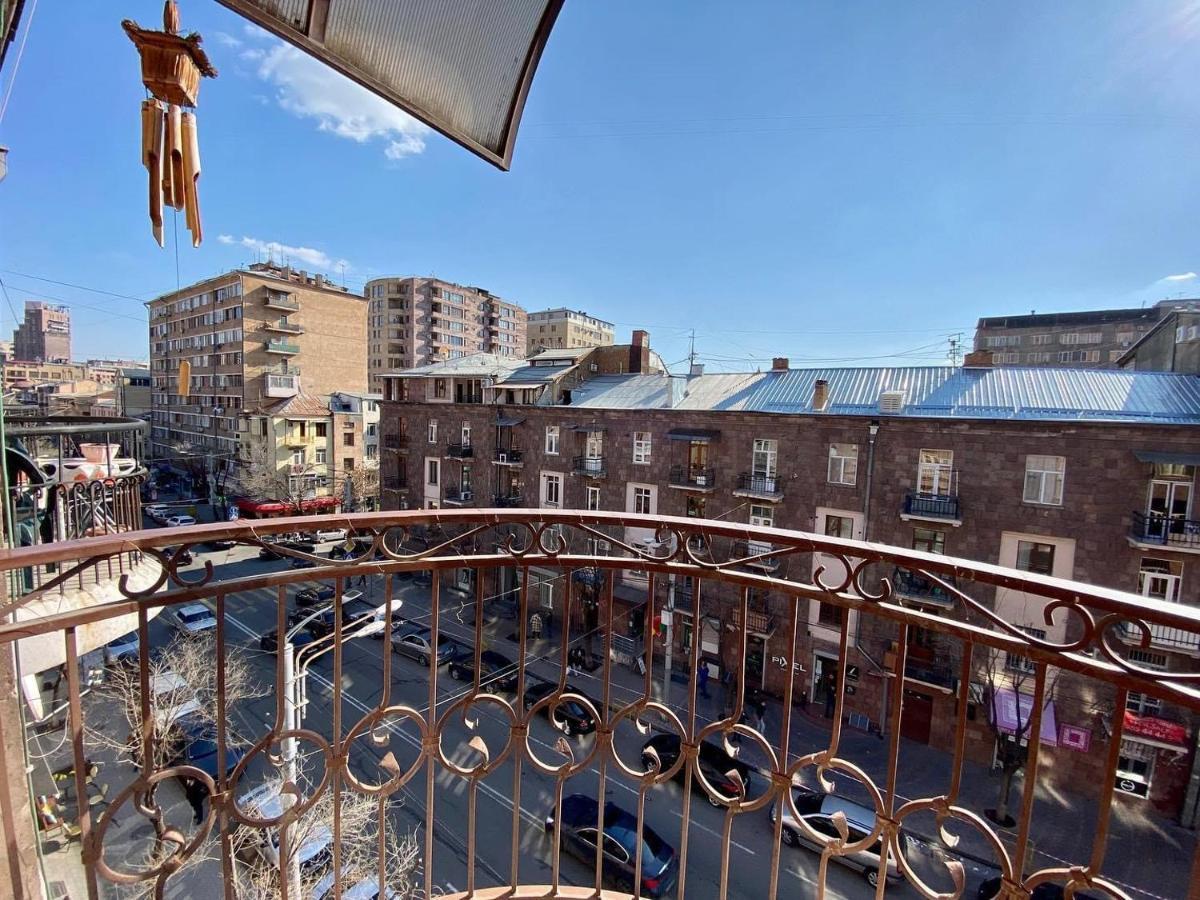 City Center Cute Flat 3 Rooms Yerevan Ngoại thất bức ảnh