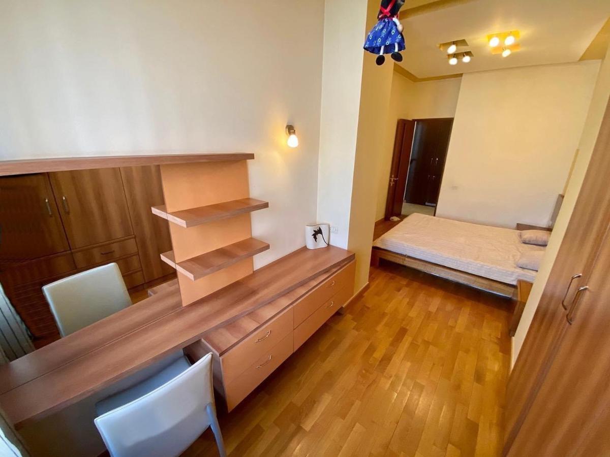 City Center Cute Flat 3 Rooms Yerevan Ngoại thất bức ảnh