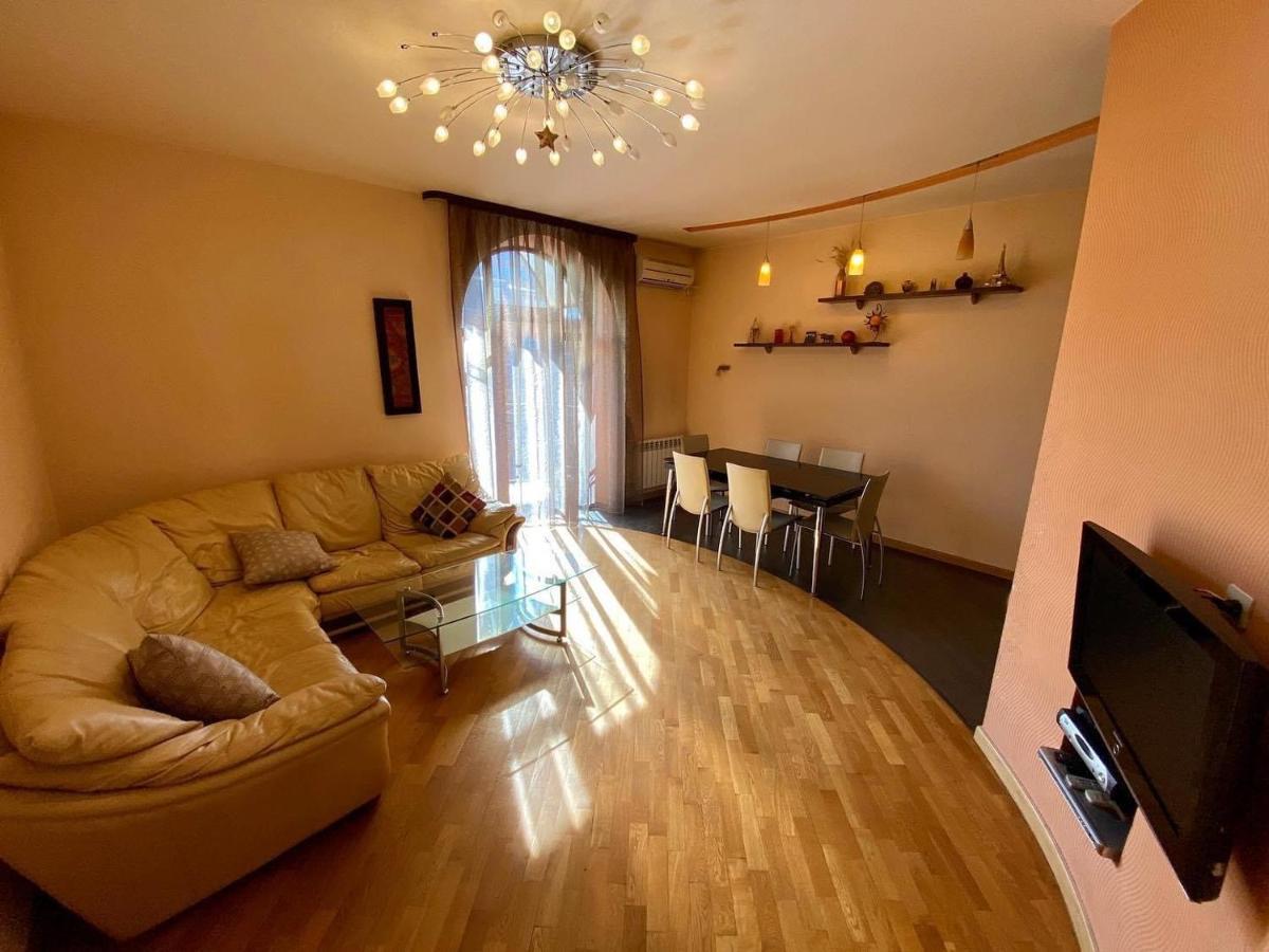 City Center Cute Flat 3 Rooms Yerevan Ngoại thất bức ảnh